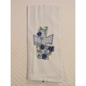 Embroidered gorgeous intricate cross decorative towel
New
Handmade
Non smoking